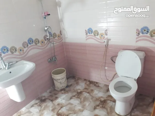 100 m2 2 Bedrooms Apartments for Rent in Zarqa Wadi Al Hajar