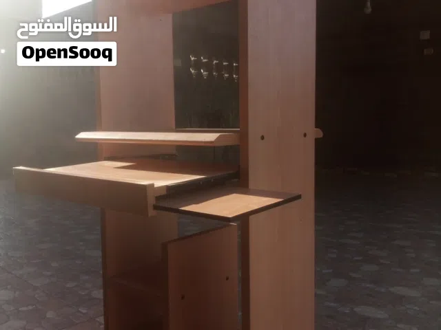 طاولة كمبيوتر