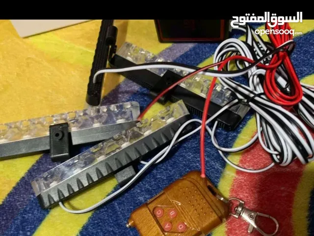 ضواو شرطة قويات الاحمر و الازرق
