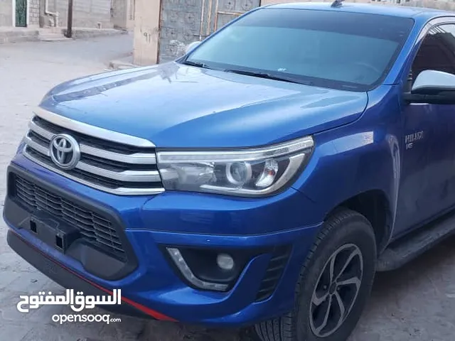 Toyota Hilux DLX in Shabwah