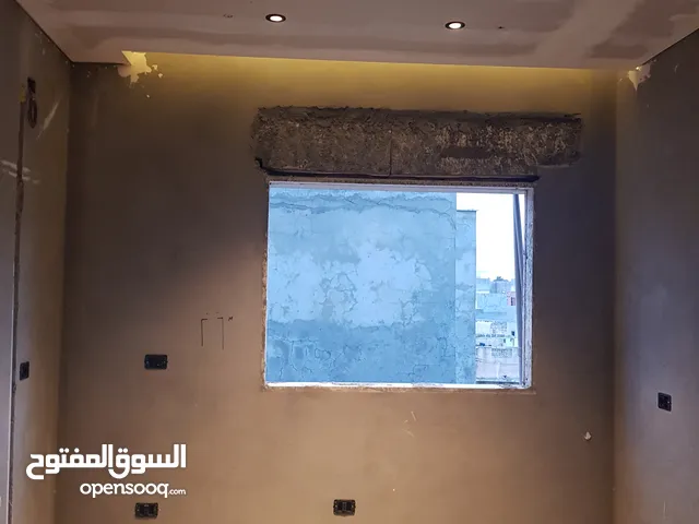 كهربائي بناء عام