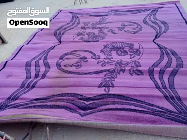 سجاد مستعملة لون نهدي عرضها 2075 م طولها 3075 م