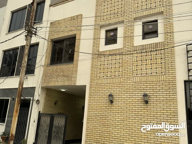 110m2 3 Bedrooms Townhouse for Rent in Baghdad Mansour