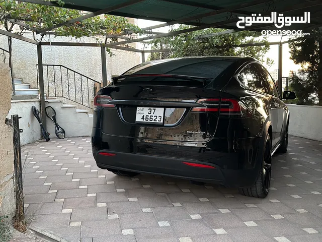 Tesla model X 2021