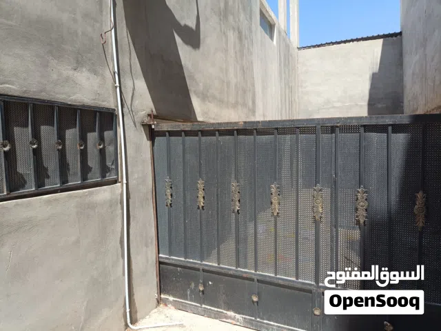 مخازن/مستودعات /الحي الشرقي /بجانب مخبز وحلويات السنبلة