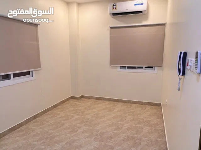 Clean unfurnished Studio near Aster Medical Center with public parking next to the building