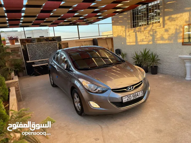 هونداي افانتي MD عدد 120km فحص ليوم 7جيد بنزين أصلي