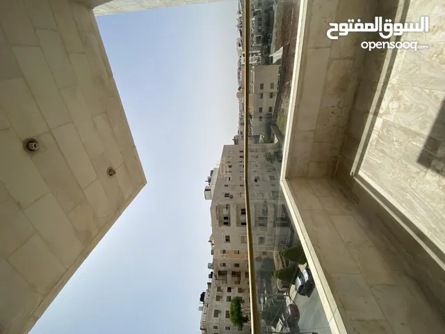 في أرقى مناطق حي الصحابه شقة طابق ثالث 183م بتشطيبات راقية / ref 9519