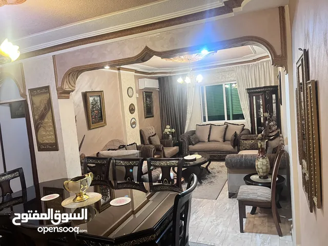 شقة طابق ثالث للبيع