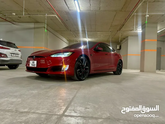 Tesla Model S 2020 in Amman
