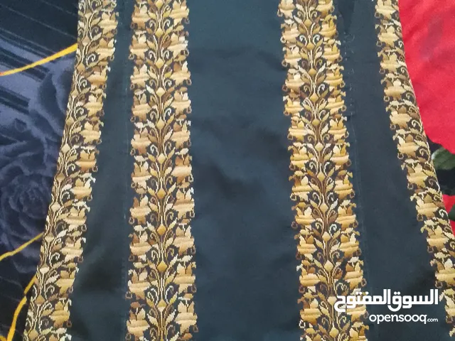 ثياب تطريز يدوي