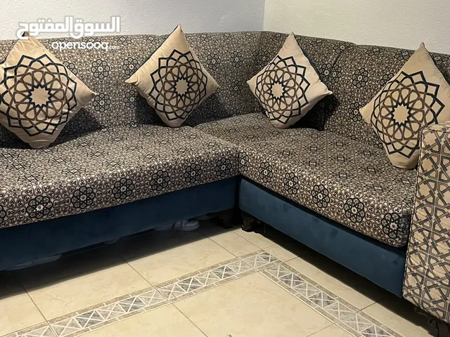Couch for sale.اريكه للبيع.