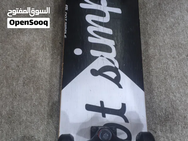 سكيت بورد مستعمل بعض الخدوش ولكن بحالة جيدة
