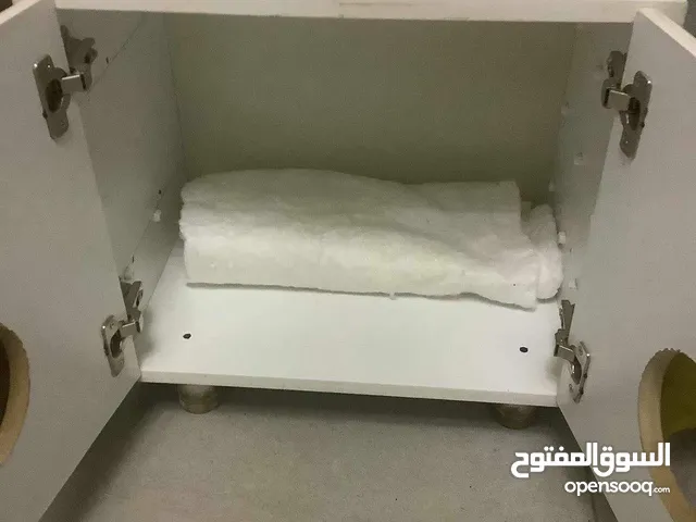 بيت قطة خشب ابيض