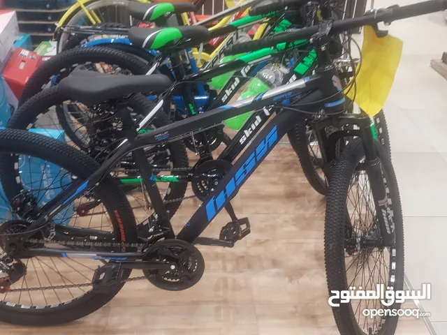 دراجة هوائيه جديدة لون ارزق و اسود - bike :blue and black color