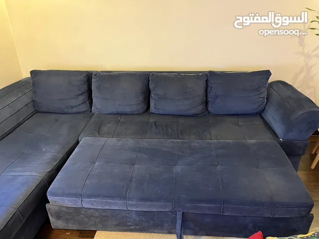 كنت كورنر مع كنبه ثنائيه بحاله جيد لا يوجد خراب في الخشب  فقط بحاجه لتنجيد  سعر 180 قابل في التفاوض