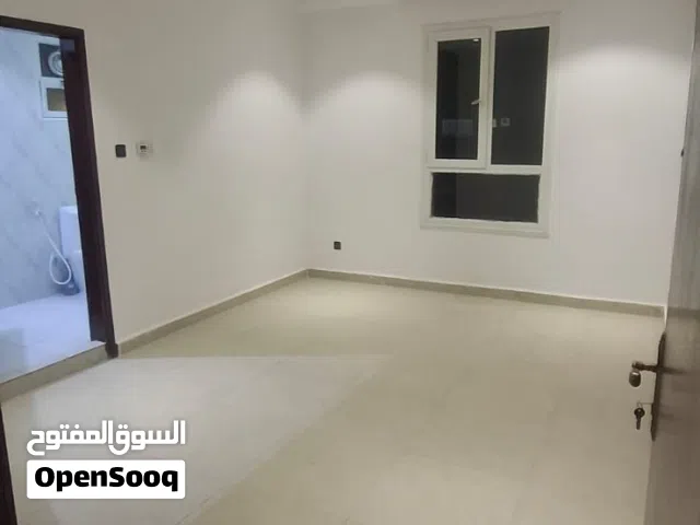 شقة للايجار 3 غرف و حمامين وغرفة خادمة وموقف سيارات   FLAT FOR RENT 3 BED ROOMS & 2 BATHROOM