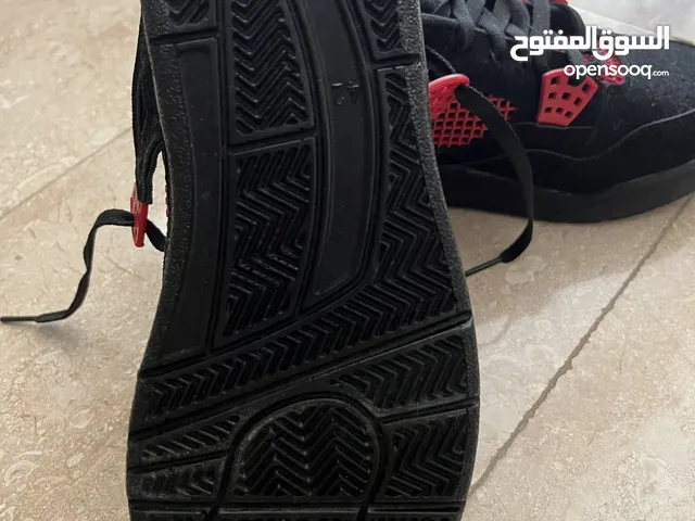 42 Sport Shoes in Amman