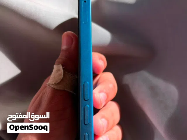 Apple iPhone 13 128 GB in Al Sharqiya