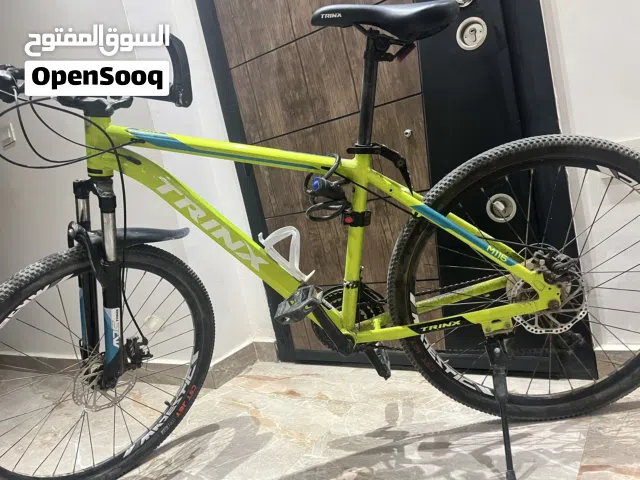 عجله trinx m116  مع قفل للعجله وحامل زجاجه