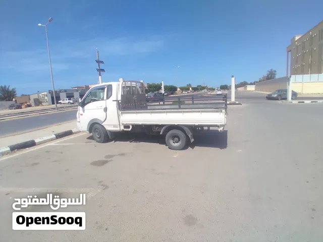 2005 هيونداي H 100