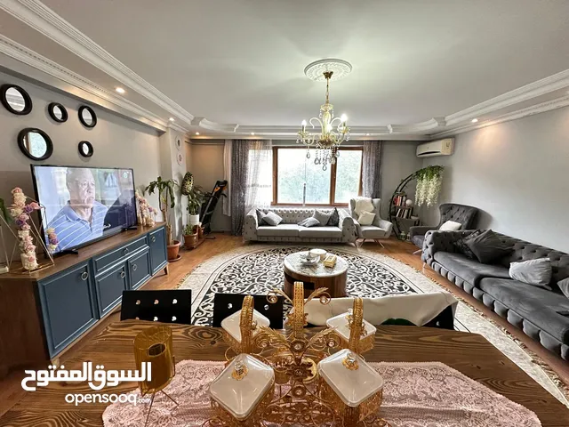 165 m2 3 Bedrooms Apartments for Sale in Istanbul Eyüp