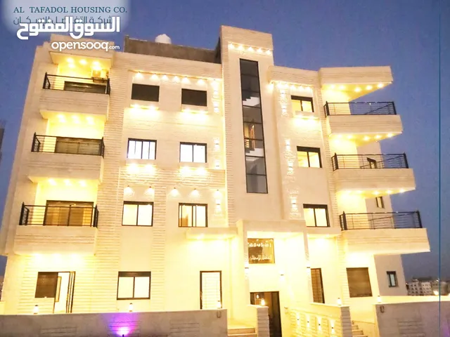شقة سكنية ديلوكس شبه ارضي مع تراس 145متر في حي عدن