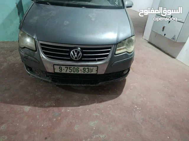 Used Volkswagen Touran in Hebron