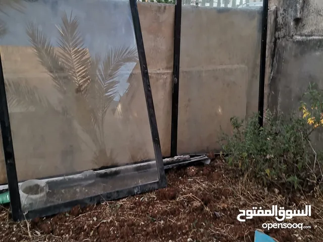 باب المنيوم وزجاج