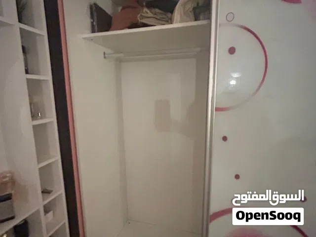 سرير و دولاب كبير