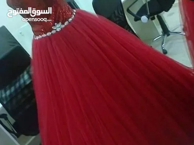 إعلان عن بيع بدلة خطبة تصميم يدوي
