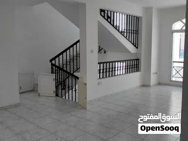للايجار - فيلا دوبلكس في مدينة السطان قابوس مسقط  For rent - Duplex villa in Sultan Qaboos City, Mus