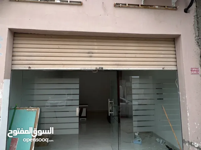 باب زجاج شبه جديد (شوكس) للليع