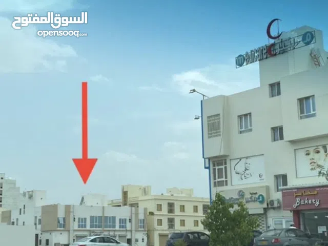 مكتب للإيجار في المعبيلة 8