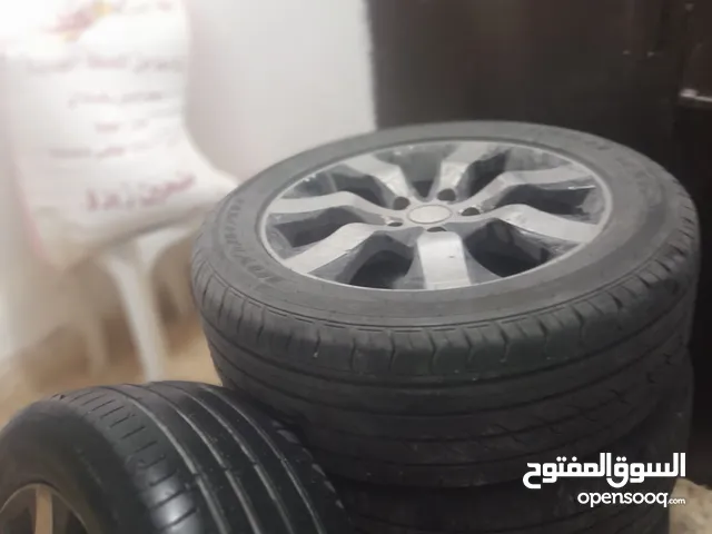 جنط 17 اصلي   السعر    قابل للتفاوض أشي بسيط  للأستفسار على الرقم الموجود