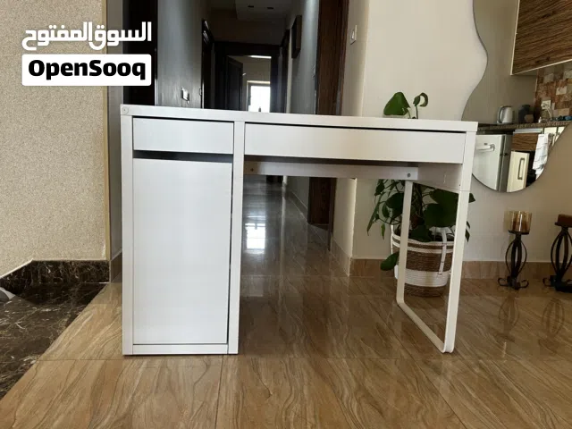 مكتب أبيض ايكيا