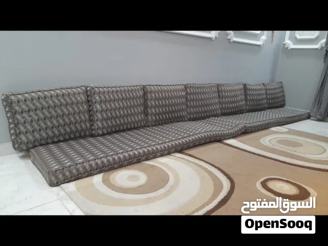 جلسة أرضية دوشق و مساند