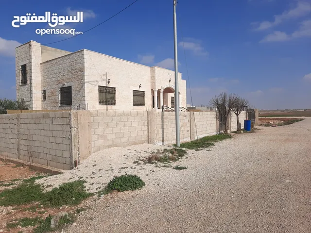 175 m2 5 Bedrooms Townhouse for Sale in Madaba Other