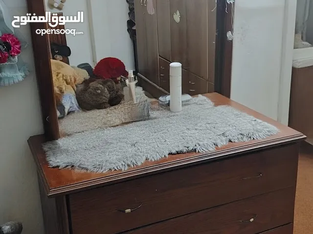 غرفه نوم شبابيه تختين وكومدينا وتواليت تفصيل للبيع