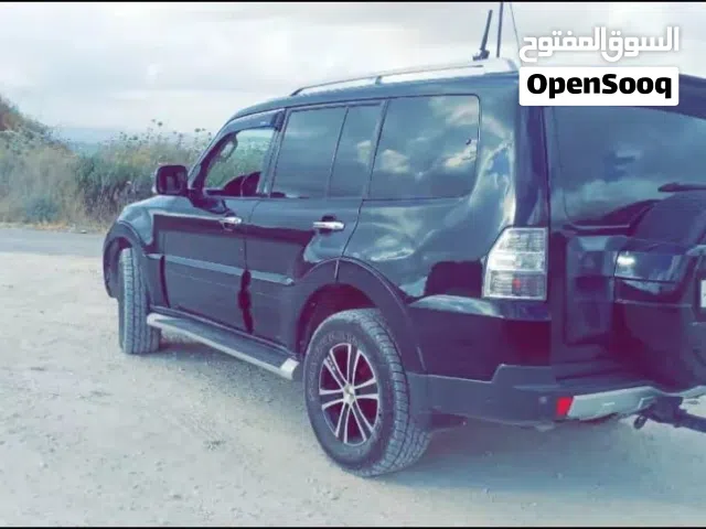 2008 ميتسوبيشي باجيرو Standard