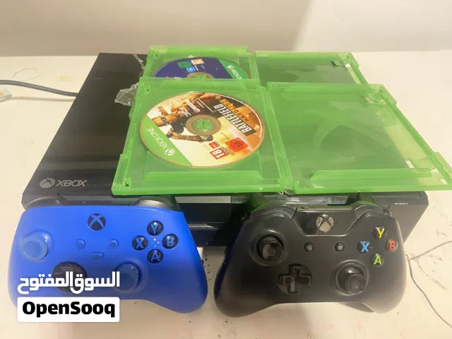 Classic Xbox One with Two Controllers and 2 Games