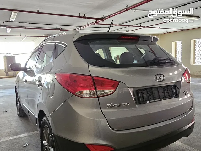 hyundai tucson 2015 gcc...4weel . .single owner