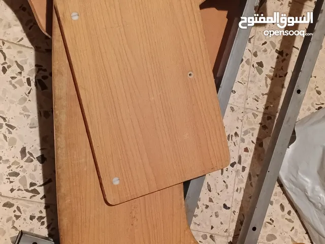طاوله كمبيوتر او لاب توب مستعمله 5 دنانير فقط