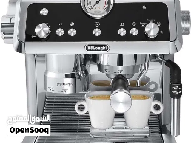 ماكينة قهوة ديلونجي احترافيه مع مطحنه جديدة بالكرتونة