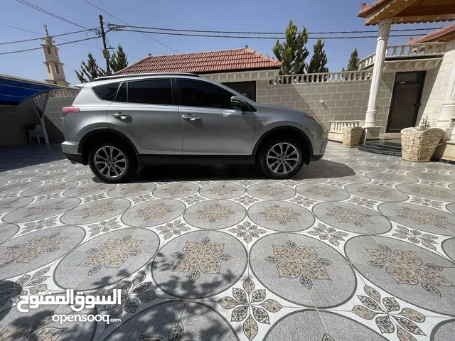 Used Toyota RAV 4 in Mafraq