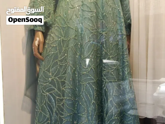 فساتين  لون سومو ولون ازرق