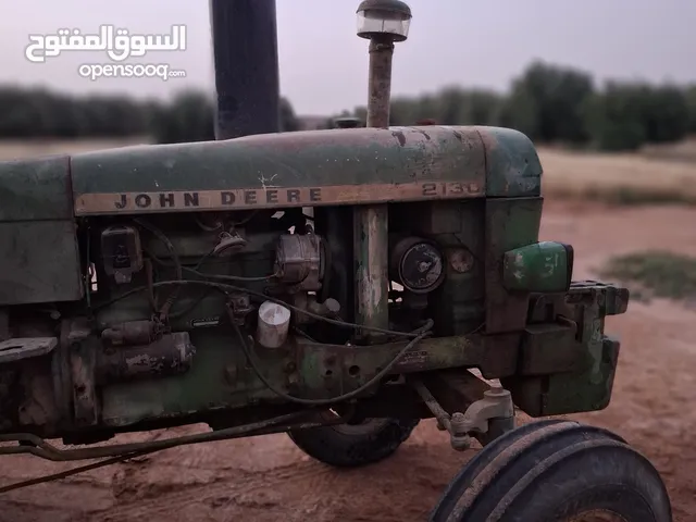جرار جوندير 2130للبيع المكان بني وليد كل شي شغال ...محرك الله ايبارك بومبه محاريث كمبيو تبارك الله .