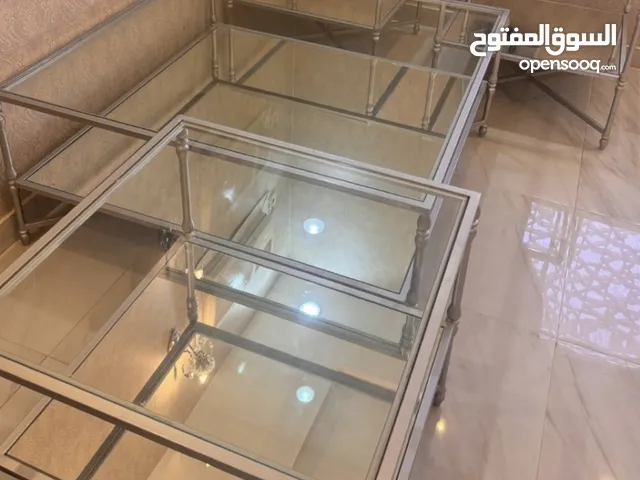 طقم طاولات فخمه تفصال ممتاز ومواد ممتازه وثقيله ونظيفه جدا