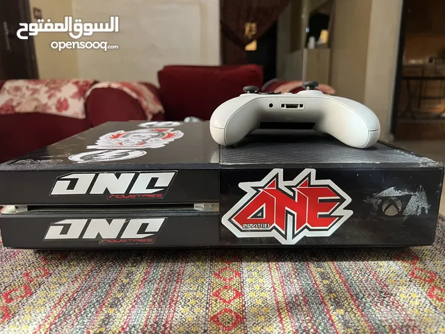 Xbox one للبيع مستعملة بحالة الوكالة مش ناقصها ولا اشي للبيع بسعر طري وقابل للتفاوض