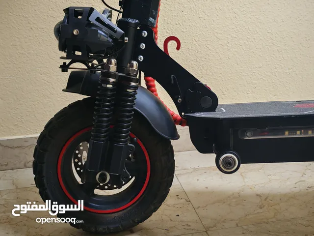 Scooter New Condition سكوتر استر بحالة ممتازة نفس الجديد سرعة 70كم اتحرك 120 كم فقط